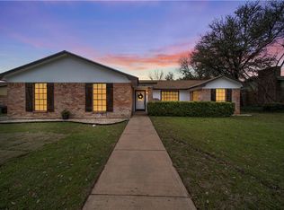 230 Del Rio Dr, Hewitt, TX 76643