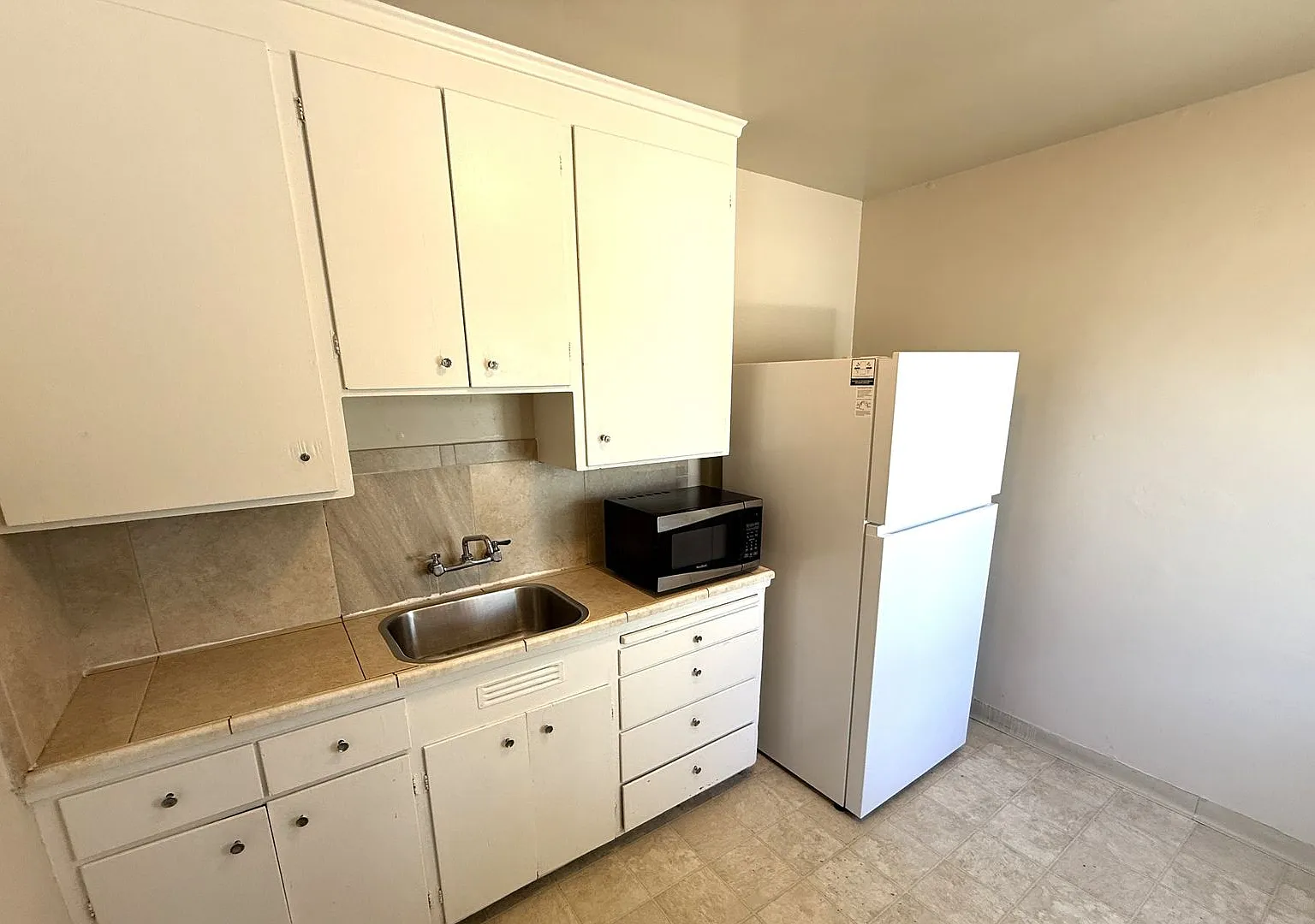 2237 Luz Ave — Photo 2