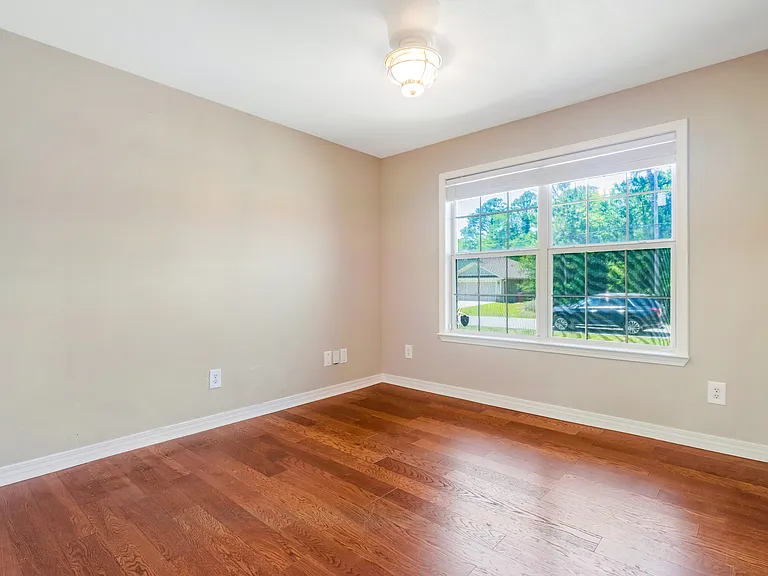 2104 Frontera St — Photo 3