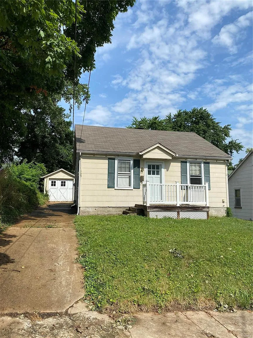 109 Boone St photo 1