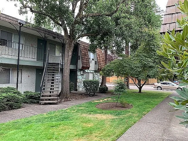 Jade West Apartments - Eugene Oregon