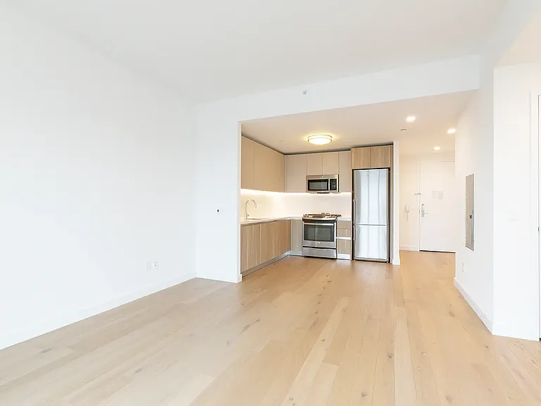 42-20 24th St #42K — Photo 5