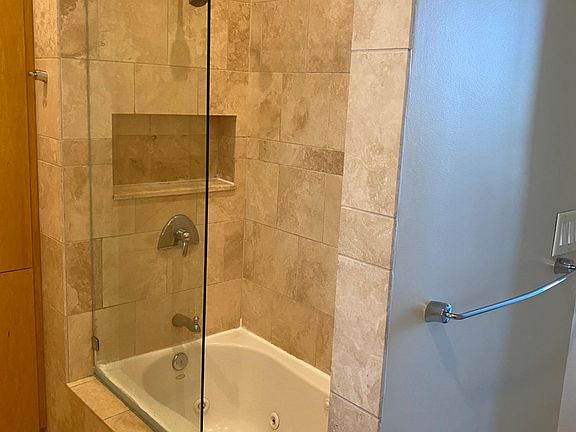 4th image of 555 E 5th St #102H