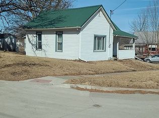 501 N Main St, Hedrick, IA 52563