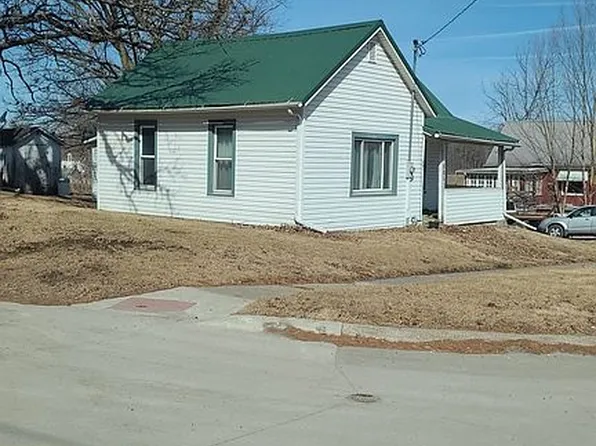 501 N Main St, Hedrick, IA 52563