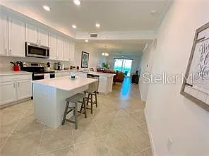 2 bed, 2.0 bath, 1121 sqft, $2,400 — Photo 3