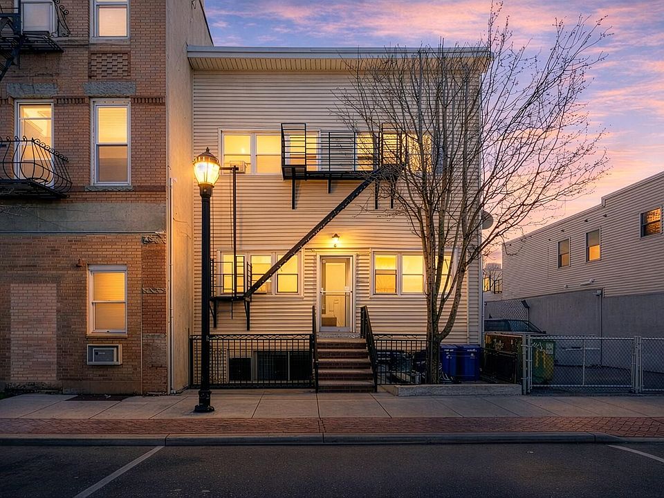 1st image of 513 11th St