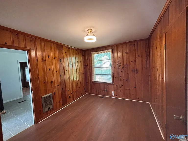 3907 Memorial Pkwy NW — Photo 9