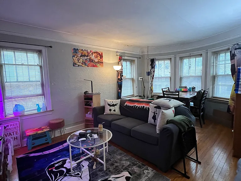 2423 W Lunt Ave #1 — Photo 1