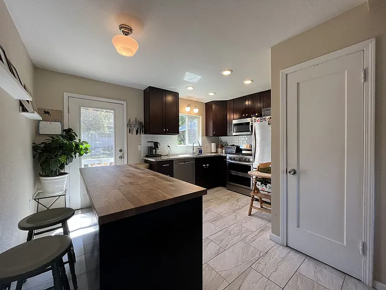 6640 NE Roselawn St — Photo 6