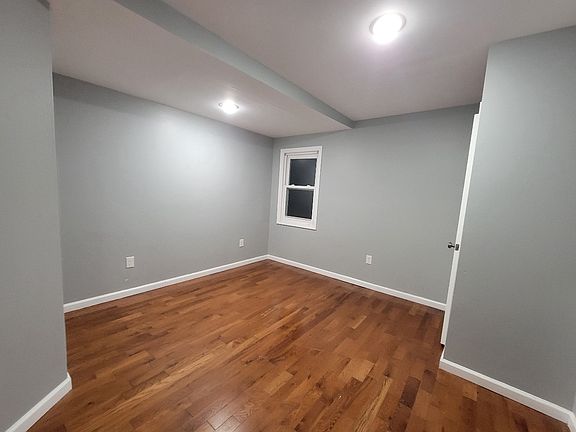 4th image of 264 Vermont Ave #3F