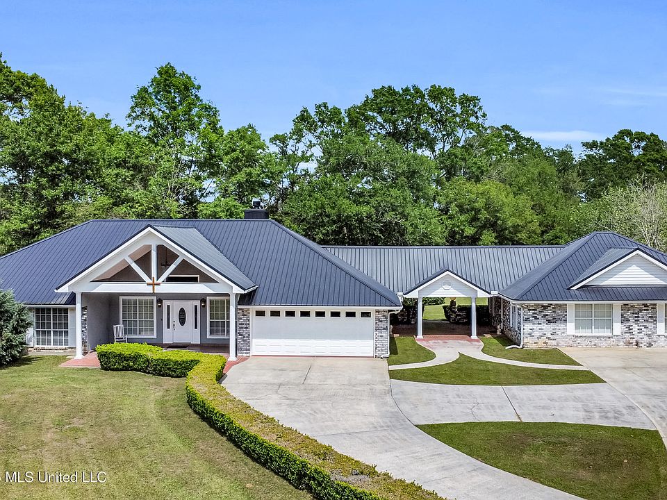 1st image of 39 Oak Allee Dr