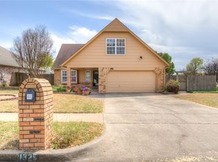 1325 W Twin Oaks St, Broken Arrow, OK 74011
