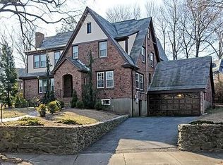 39 Greylock Rd, Newton, MA 02460