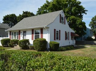 77 Buttonwoods Ave, Warwick, RI 02886