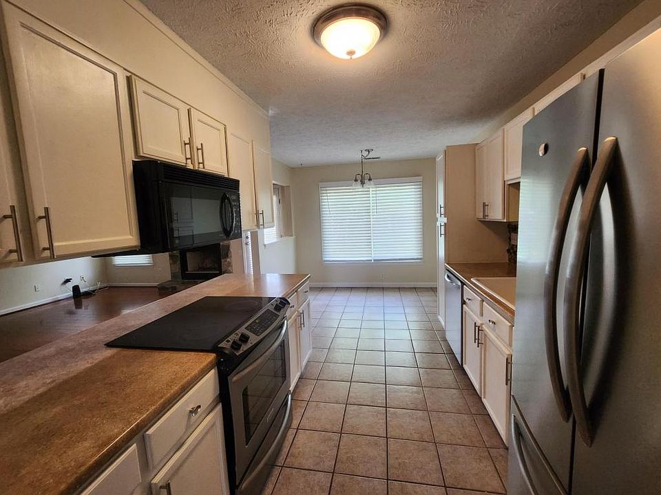 2nd image of 801 Blawell St