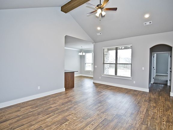 5th image of 303 Alder St