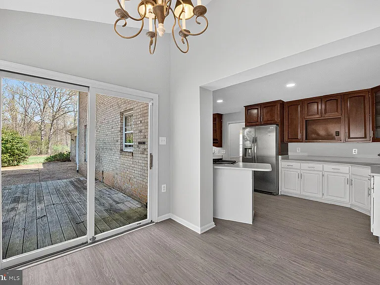 21733 Oatlands Rd — Photo 9