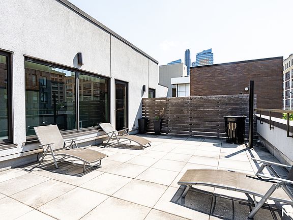 5th image of 1 Duffield St #542