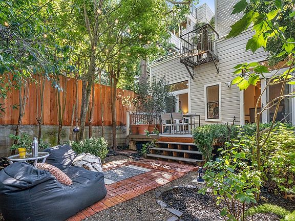 3rd image of 537 Wisconsin St