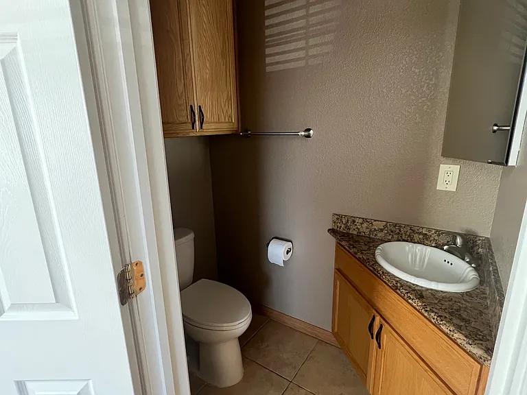 3911 Noble Ct — Photo 8