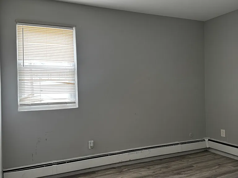 317 E Grand Ave #2 — Photo 11