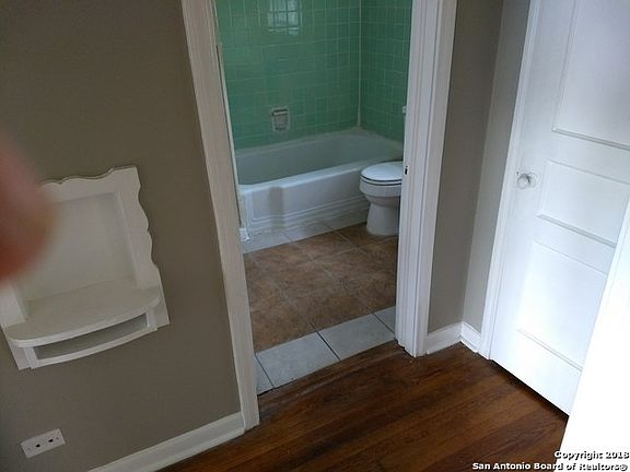 5th image of 734 Donaldson Ave