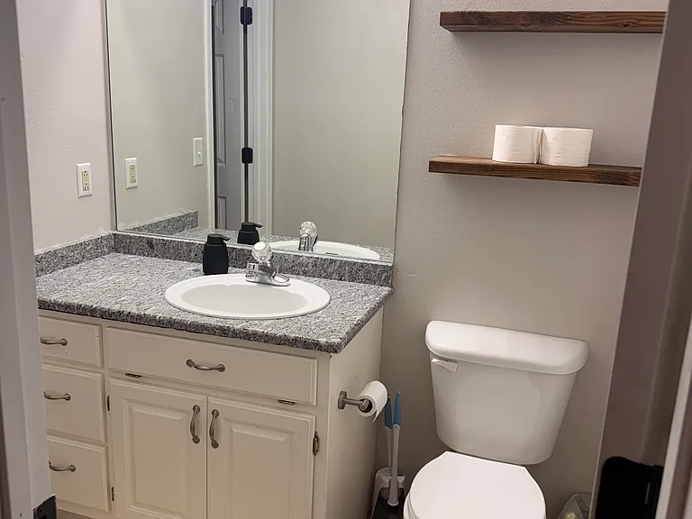 814 Linden St — Photo 10