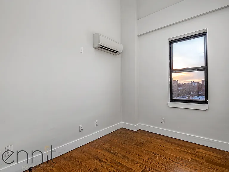 1031 Montgomery St #4R — Photo 8