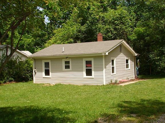 3rd image of 870 Hook Ln