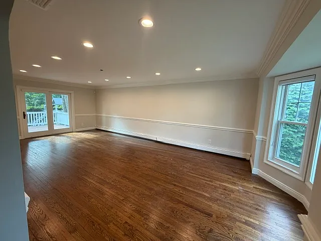 409 N Woodland St — Photo 2