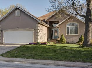 1211 W Merlin Dr, Ozark, MO 65721