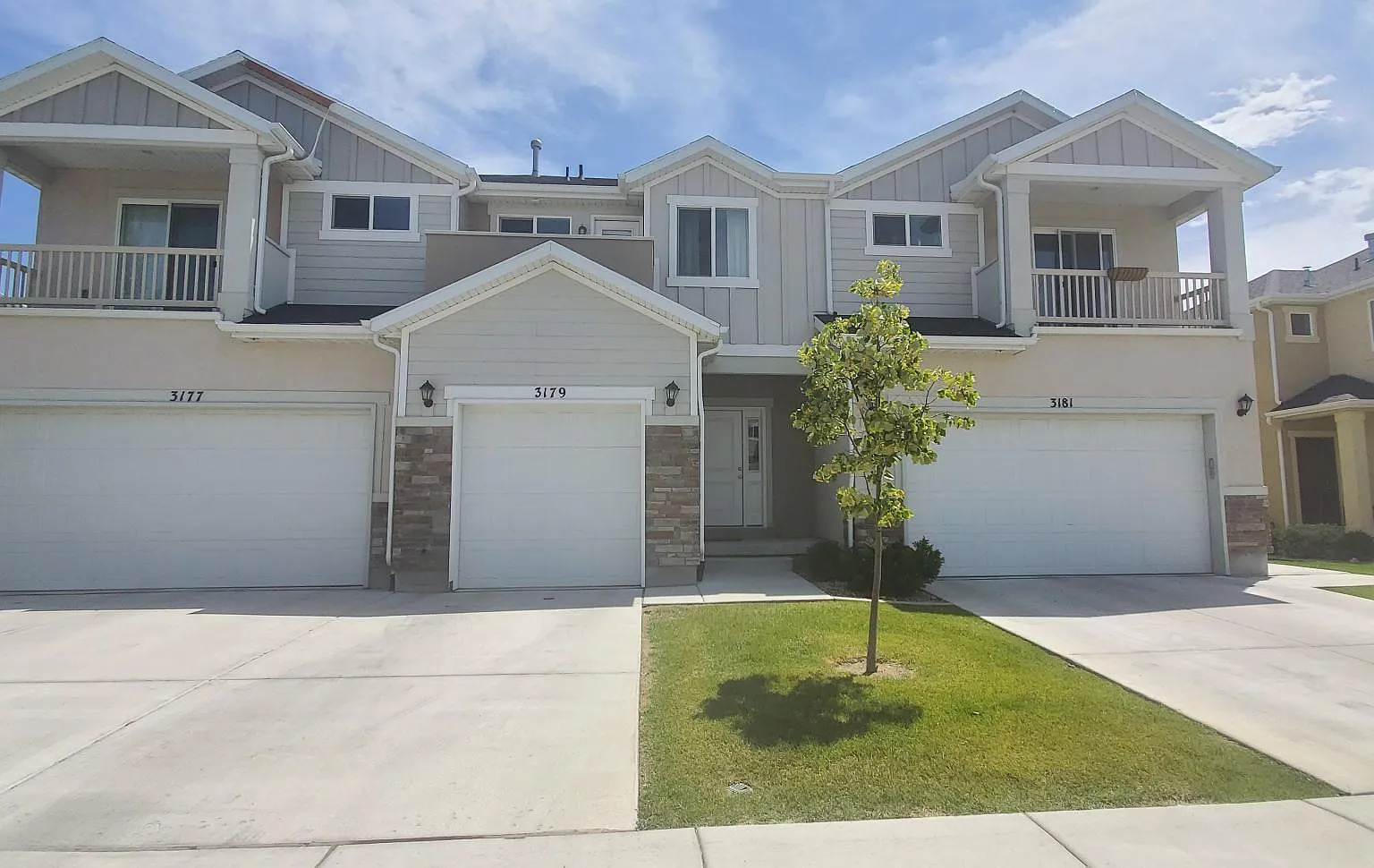 3 bed, 2.5 bath, 2036 sqft, $2,250 — Photo 1