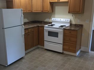 4 Pond St APT 2, Greenfield, MA 01301