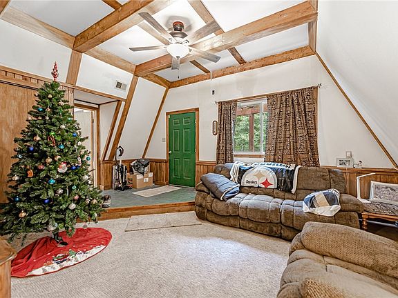 5th image of 28 Woods Ln