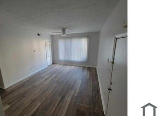 26 Pacific Dr, Hampton, VA 23666