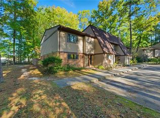 1001 Willow Green Dr, Newport News, VA 23602