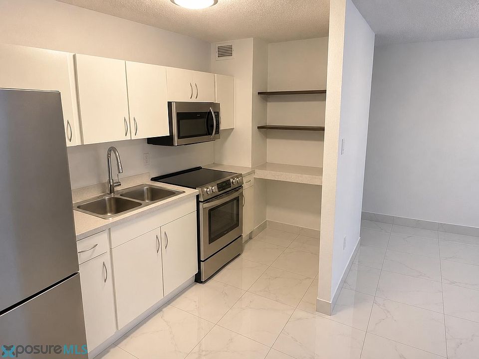 1st image of 6471 Avenue Isla Verde #501