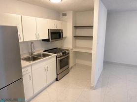 6471 Avenue Isla Verde, Carolina, PR