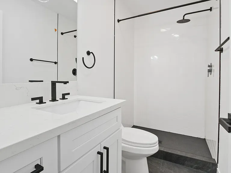 12707 Mitchell Ave — Photo 15