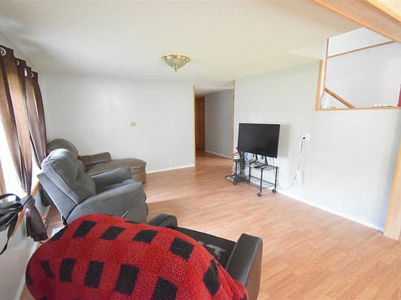 4th image of 419 9th St