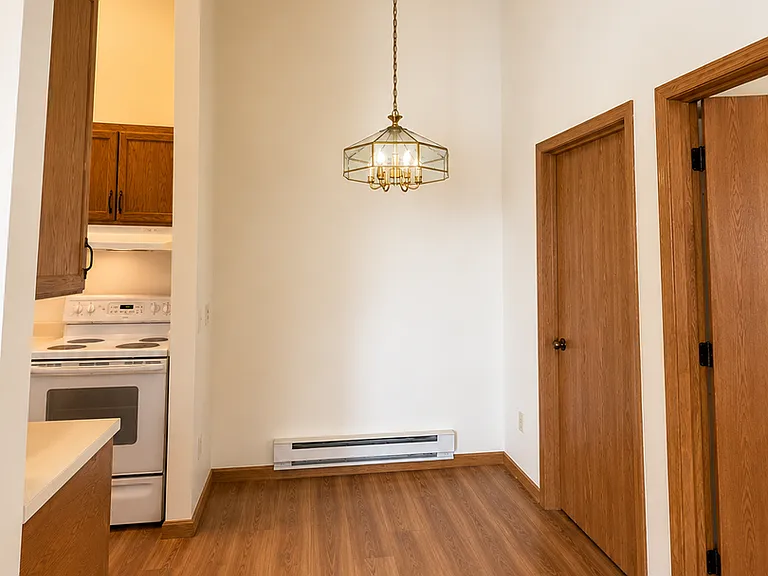 231-241 N Burritt Ave — Photo 8