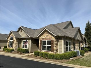 1300 SW Doe Ln, Bentonville, AR 72713