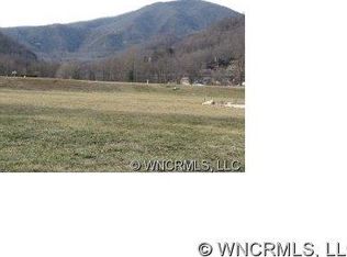 6 Campbell Creek Rd, Maggie Valley, NC 28751