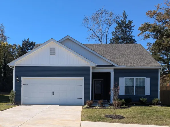 17194 Russell Coghill St, Bowling Green, VA 22427