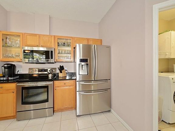 5th image of 405 Lakewood Dr