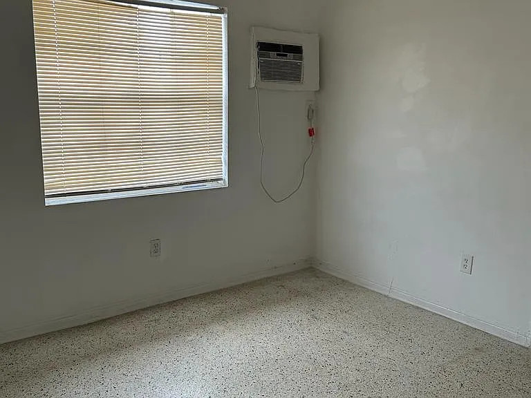 575 SW 57th Ave #3 — Photo 13