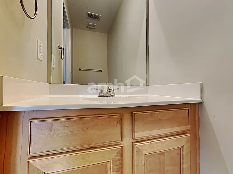 138 Decatur Dr — Photo 8