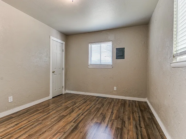 1612 Dakota St — Photo 21