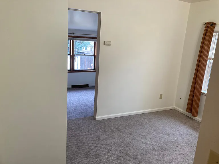 office/accessory room